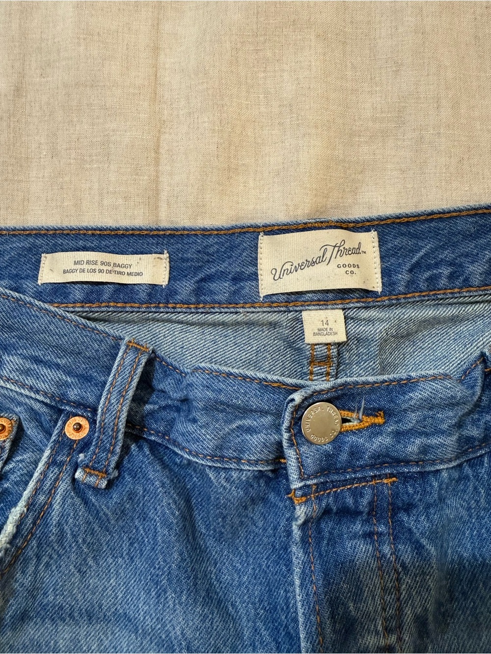 Universal Thread women’s  Relaxed Blue Denim Jeans